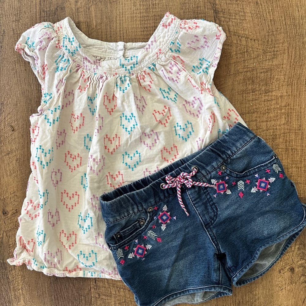 Heart Pattern Top and Embroidered Denim Shorts Set youth girl’s size 7/8 medium